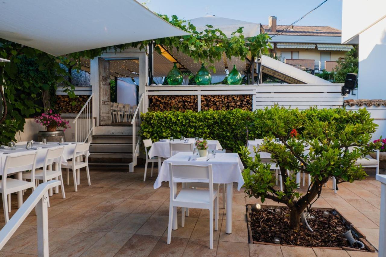 La Taverna Antica Rooms Pescara Exteriör bild